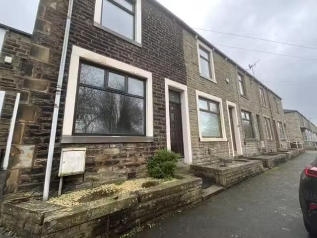 For Rent! 1 BA 2 bedroom property for rent in Hordley Street.