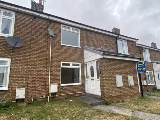 Rental! 1 BA 2 bedroom terraced house for rent in Dunelm Place.