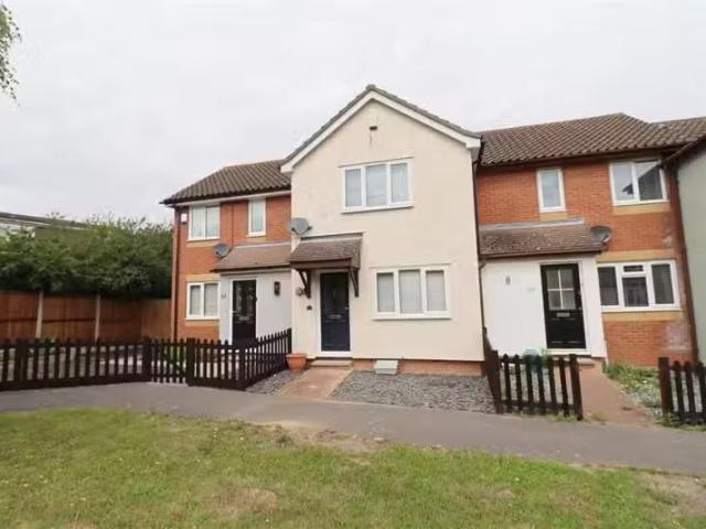 Deal! 1 BA 2 bedroom terraced house for rent in Forsyth Drive.