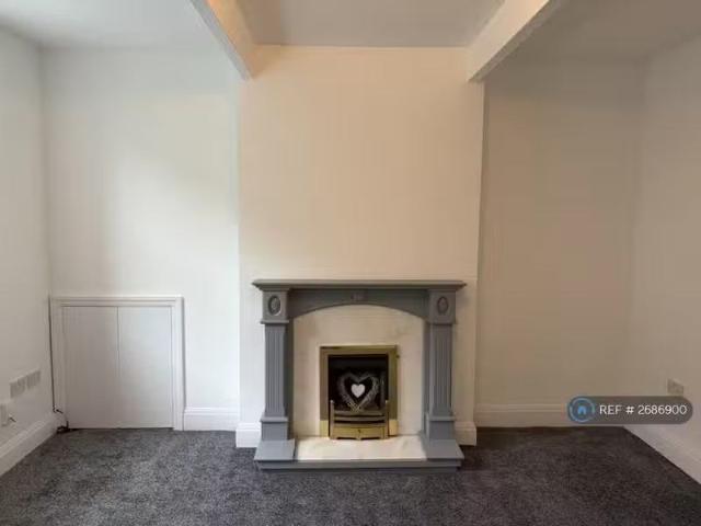 Unique 1 BA 2 bedroom terraced house for rent in School Street.