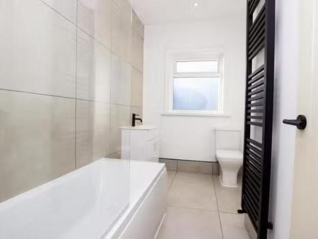 Cheap 1 BA 2 bedroom terraced house for rent in Springfield Te.