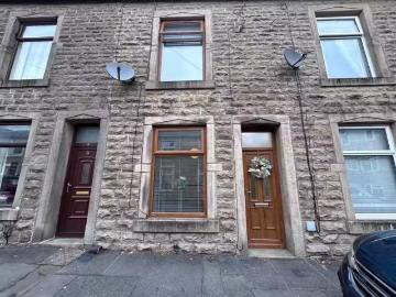 New 1 BA 2 bedroom terraced house for rent in Peel Street, Has.