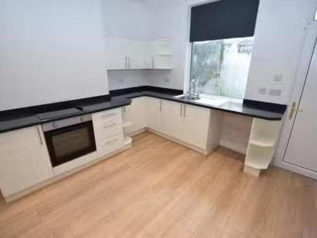 Unique 1 BA 2 bedroom terraced house for rent in Rifle Street.