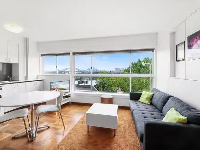 Charming 1 BA 35/15 Wylde Street, Potts Point, NSW 2011