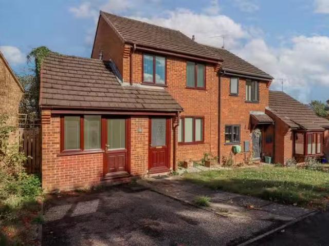 For Rent! 1 BA 3 bedroom end of terrace house for rent in Rupe.