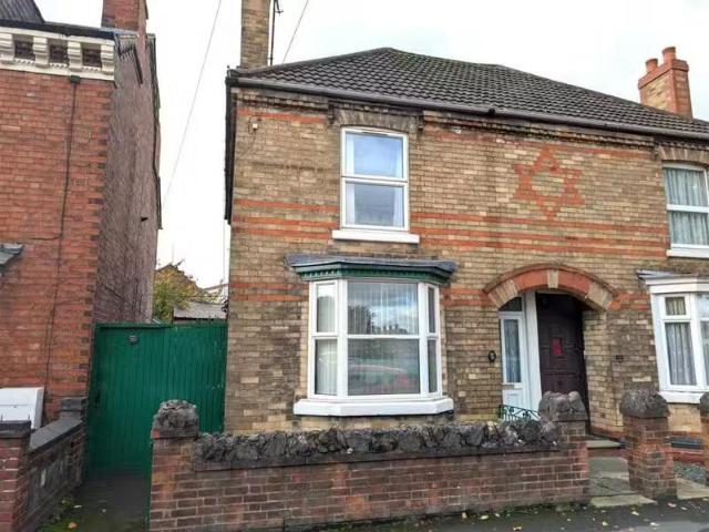 Rental! 1 BA 3 bedroom house for rent in Nottingham Road, Kegw.