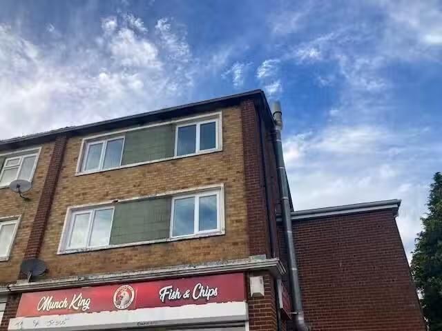 Cheap 1 BA 3 bedroom maisonette for rent in Eastern Yeovil, So.
