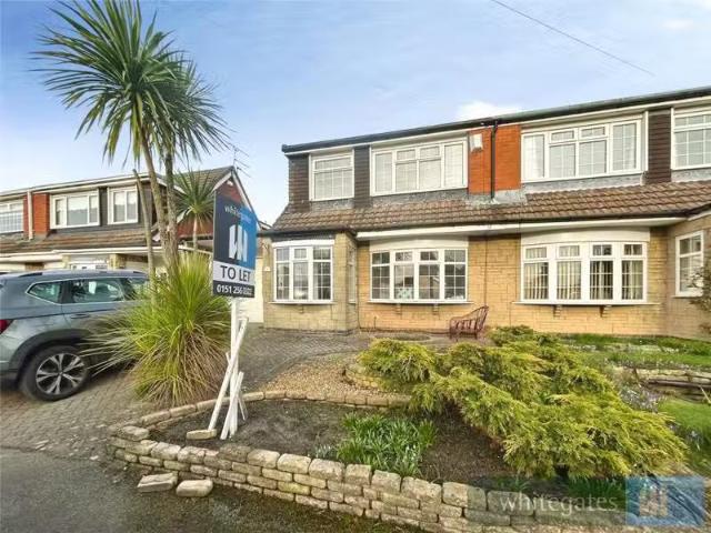 Charming 1 BA 3 bedroom semi detached house for rent in The Cr.