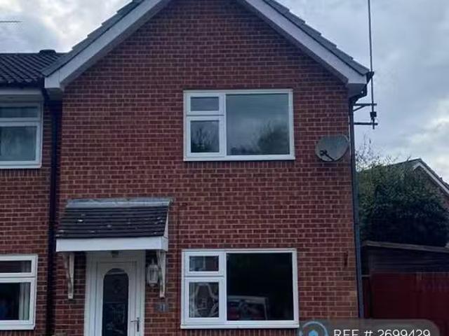 Cozy 1 BA 3 bedroom semi detached house for rent in Bilbury Cl.