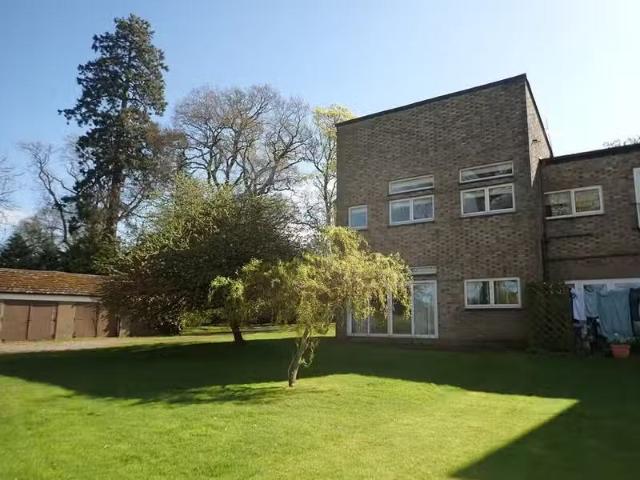 Rental! 1 BA 3 bedroom semi detached house for rent in Corby H.