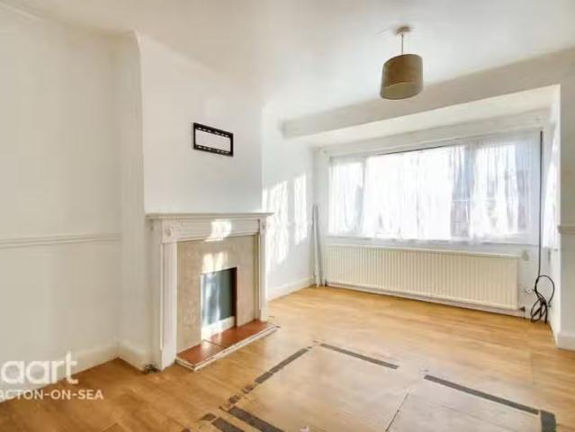 Nice 1 BA 3 bedroom semi detached house for rent in Dudley Roa.