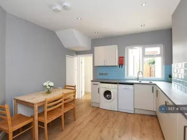 Cozy 1 BA 3 bedroom terraced house for rent in Claypole Road.
