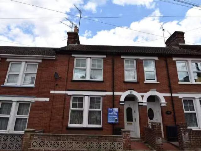 Cozy 1 BA 3 bedroom terraced house for rent in Empire Road, Do.