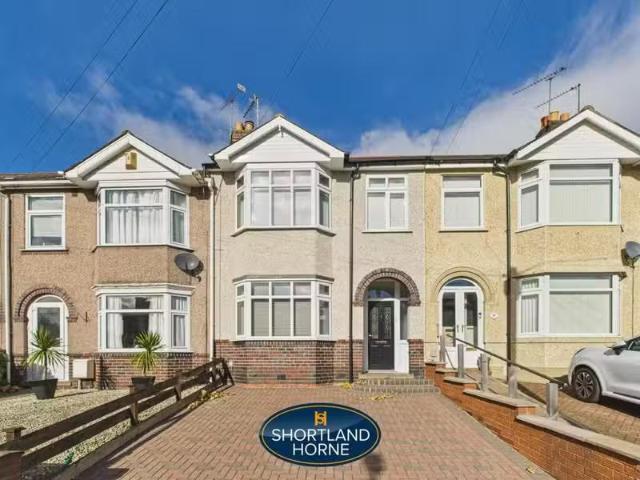 For Rent! 1 BA 3 bedroom terraced house for rent in Hermitage.