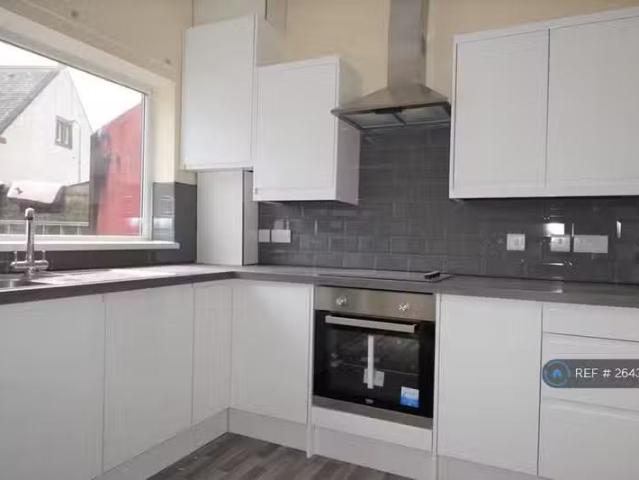 Deal! 1 BA 3 bedroom terraced house for rent in Lyalls Place.