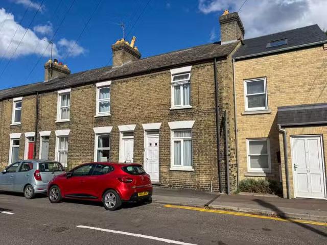 For Rent! 1 BA 3 bedroom terraced house for rent in Stanley Ro.