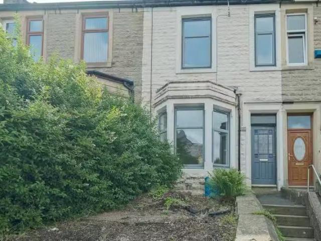 Cheap 1 BA 3 bedroom terraced house for rent in Plantation Str.
