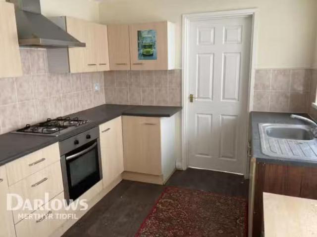 Just in! 1 BA 3 bedroom terraced house for rent in Winifred St.