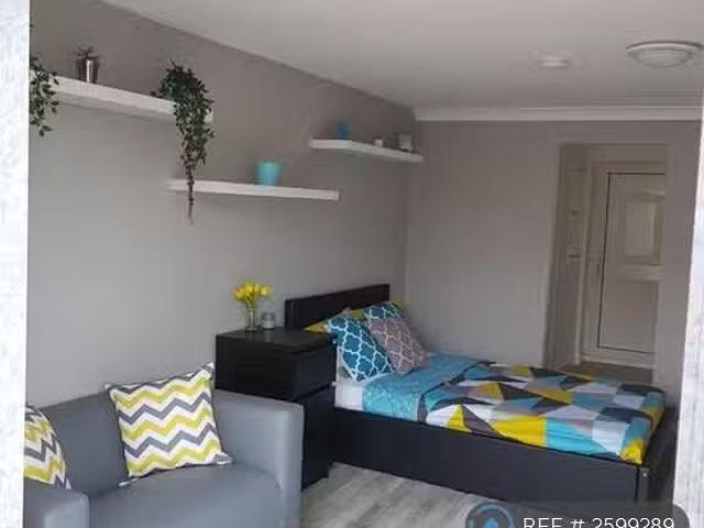 Rental! 1 BA Studio flat for rent in Wellsford Avenue, Solihul.