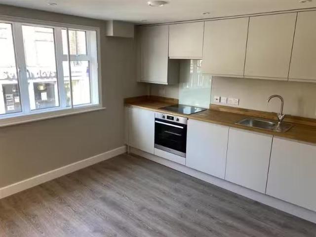 Rental! 1 BA Studio flat for rent in Regent Street, Cambridge.