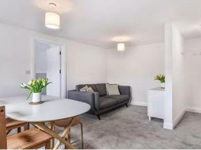 Rental! 1 bedroom flat for rent in 33 Sea Road, Bournemouth, BH5