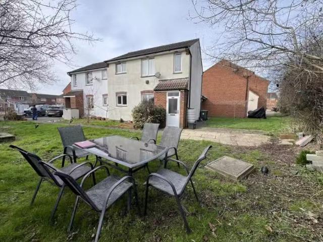 Cheap 1 bedroom flat for rent in Buckleaze Close, Trowbridge.
