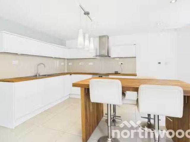 Nice 1 bedroom flat for rent in Sandgate High Street, Sandgate.