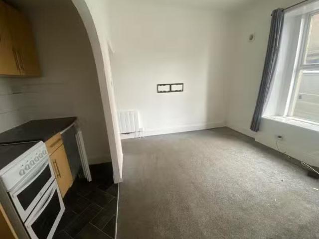 Unique 1 bedroom flat for rent in Strathmartine Road, Dundee.
