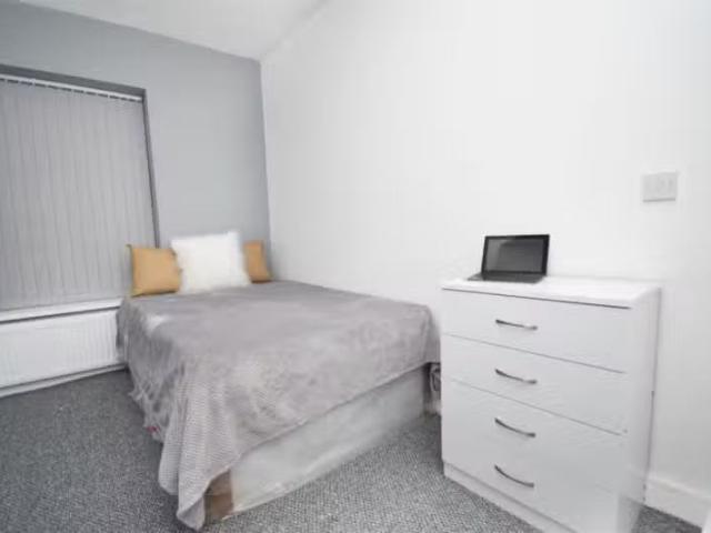 Charming 1 bedroom house share for rent in Queensberry Road, B.