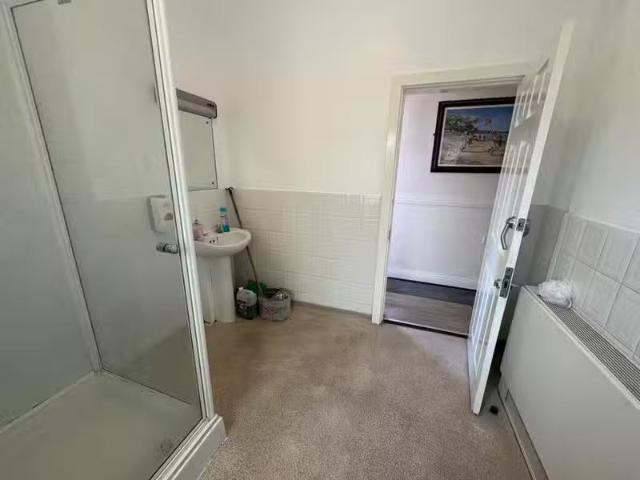 Cheap 1 bedroom house share for rent in Room 4, Handsworth Woo.