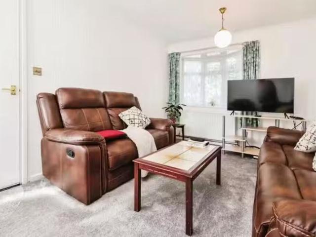 Just in! 1 bedroom house share for rent in Tyndall walk, Woodg.