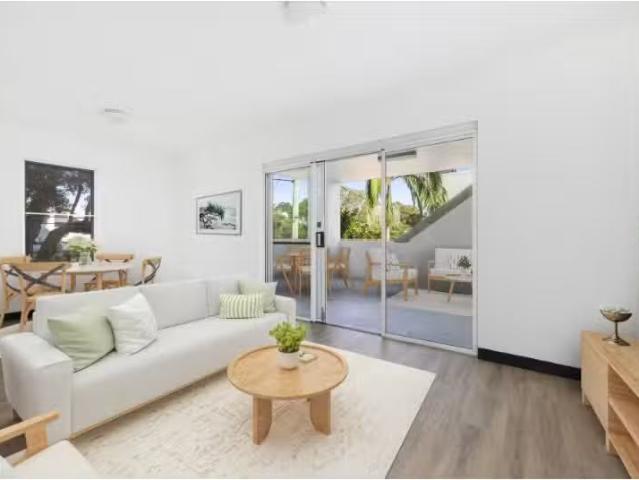 Unique 1 BR 4/105 Belmont Street, Alexandria Apartment for ren.