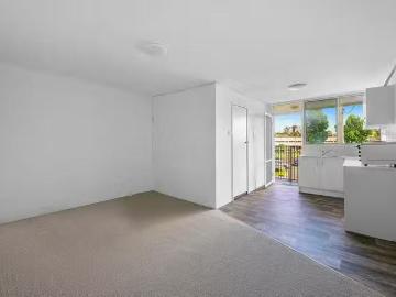 Deal! 1 BR 4/102 Chalk Street, Coolangatta, QLD 4225