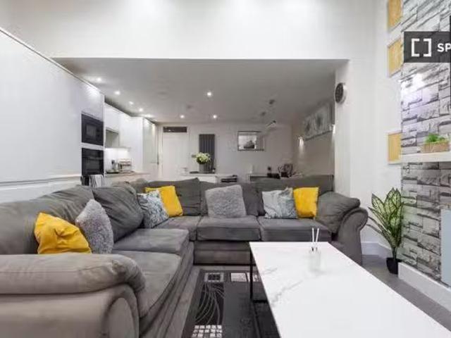 Rental! 1 BR 4 bedroom apartment for rent in London