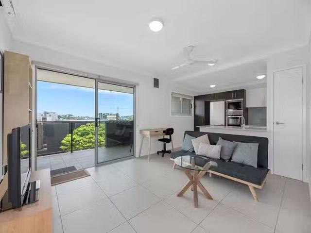 Charming 1 BR 503/14 Newmarket Road, Windsor, QLD 4030
