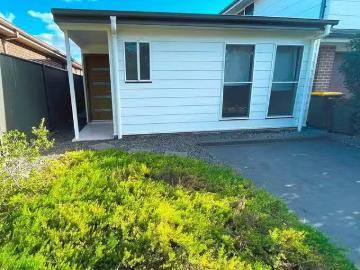 Charming 1 BR 51A Moluccana Crescent, Ropes Crossing, NSW 2760
