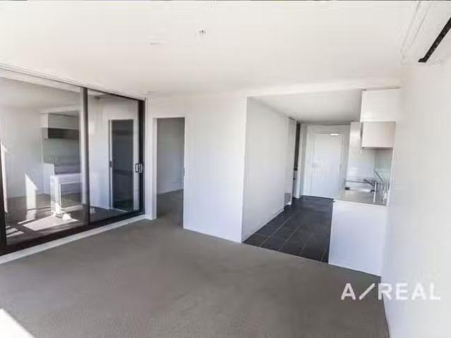 Charming 1 BR 524/311 Burwood Road, Hawthorn, VIC 3122