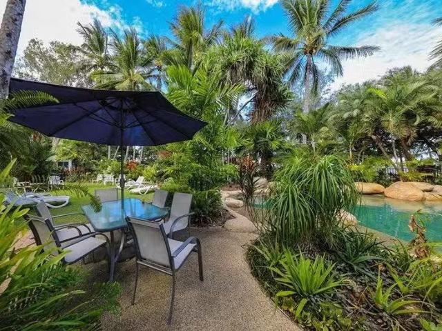 Unique 1 BR 5/85 95 Williams Esplanade, Palm Cove, QLD 4879