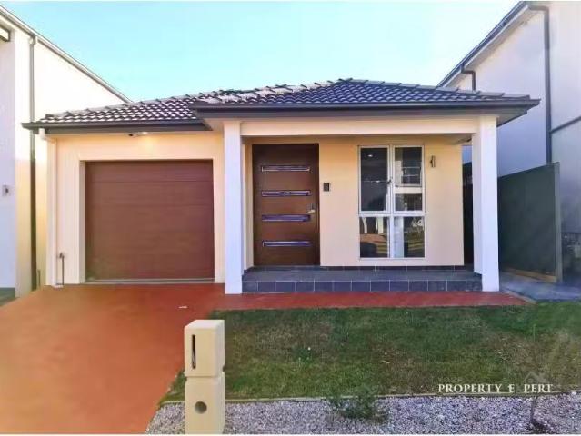 Nice 1 BR 13A Gowrie Street, The Ponds House for rent Listed.