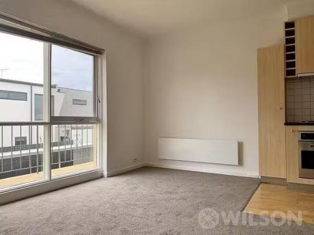 Cheap 1 BR 10/113 Eskdale Road, Caulfield North, VIC 3161