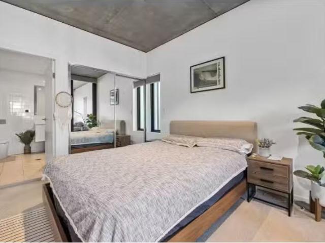 Nice 1 BR 101/17 The Causeway, Kingston Apartment for rent Li.
