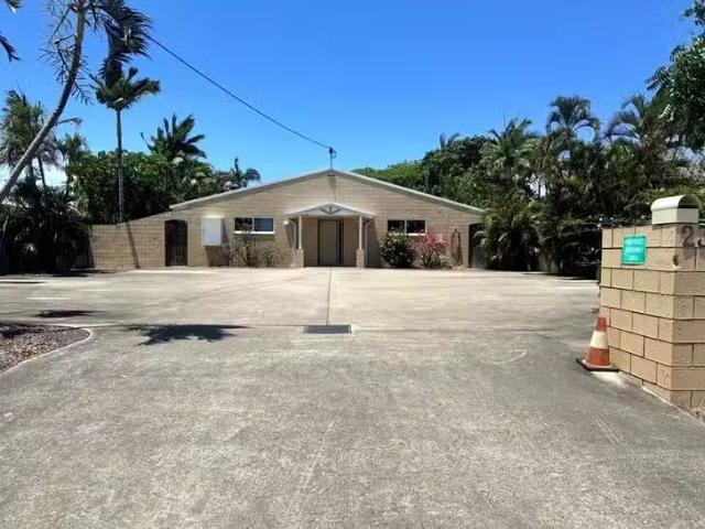 Cheap 1 BR 10/23 George Street, Bowen, QLD 4805