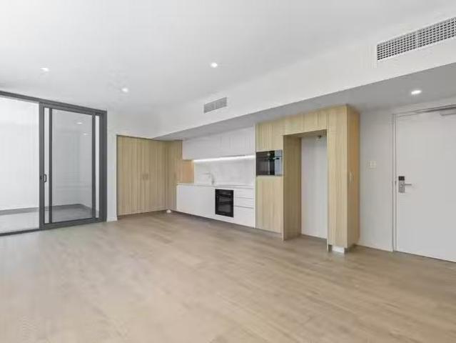 Deal! 1 BR 102/3 Kintail Road, Applecross, WA 6153