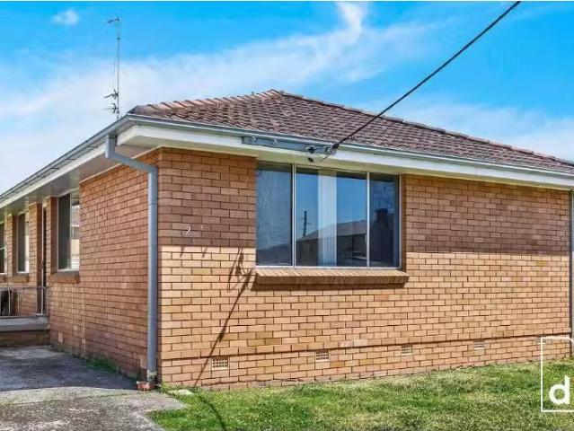 Nice 1 BR 1/2 Brownsville Avenue, Brownsville Apartment for re.