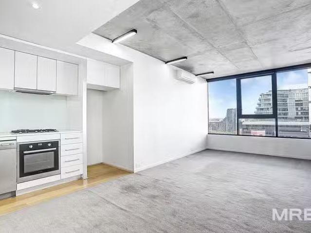 Nice 1 BR 1404/568 St Kilda Road, Melbourne, VIC 3004