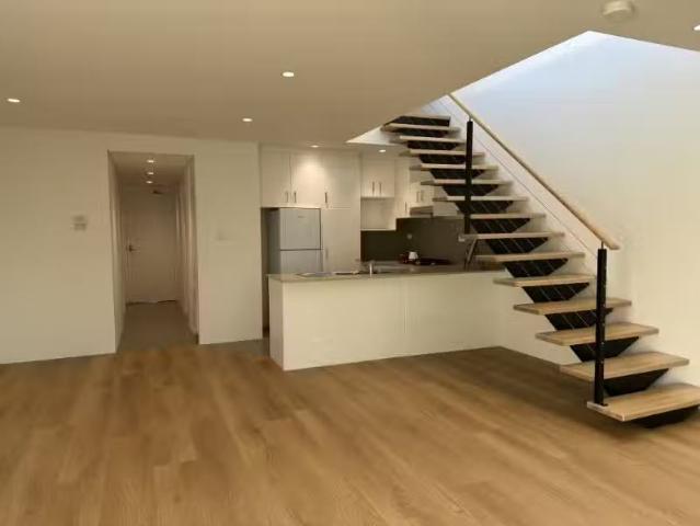 Unique 1 BR 14/3 King Street, NARRABEEN Apartment for rent Li.