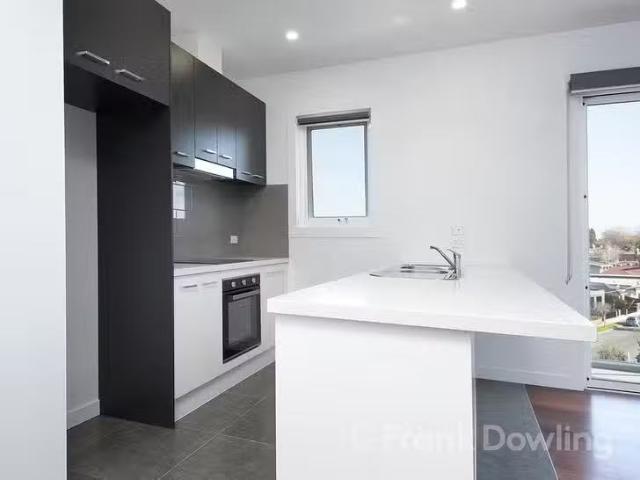 Nice 1 BR 14/767 Mount Alexander Road, Moonee Ponds, VIC 3039