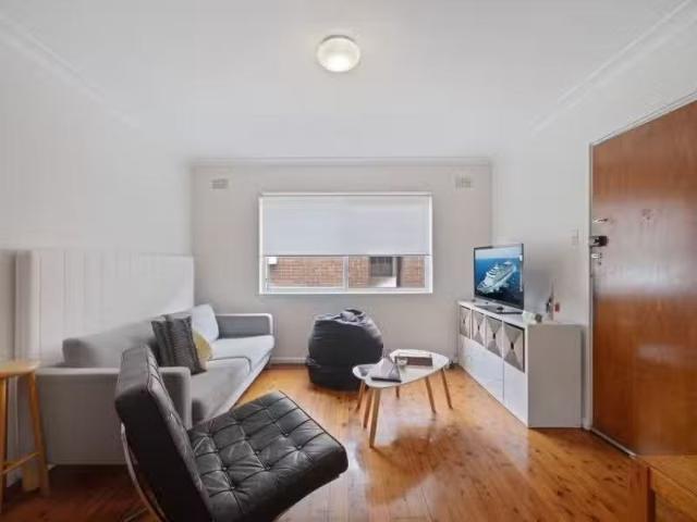 Just in! 1 BR 1/597 Anzac Parade, Kingsford Apartment for rent.