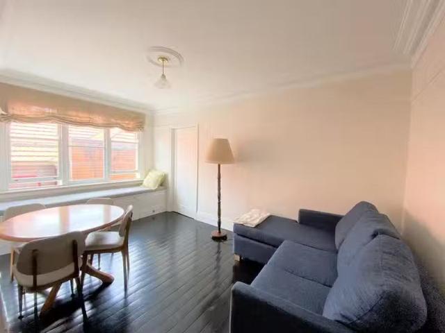 Charming 1 BR 17/16 Clement Street, Rushcutters Bay Apartment.