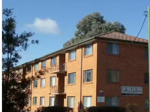 Unique 1 BR 18/22 Lowe Street, Queanbeyan Apartment for rent.